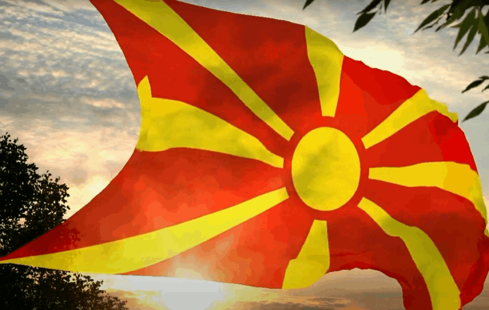 KOMŠIJSKE POVOLJNOSTI: Srpskim putnicima od ponoći poklon kartice za plaćanje putarine u Severnoj Makedoniji 